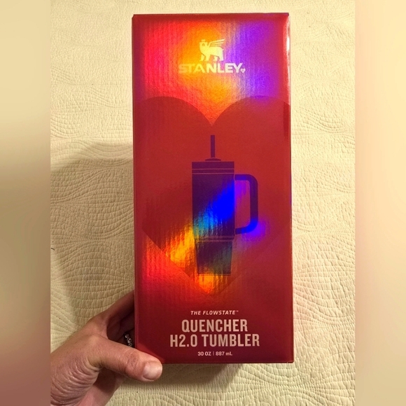 NIB Stanley Berry Truffle Limited Edition Valentines H20 Quencher Tumbler 30 Oz - Picture 8 of 11
